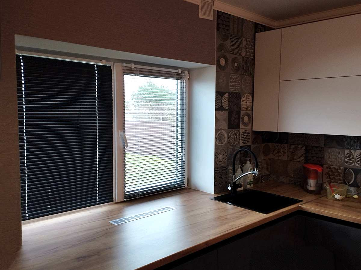 жалюзи горизонтальные металлические